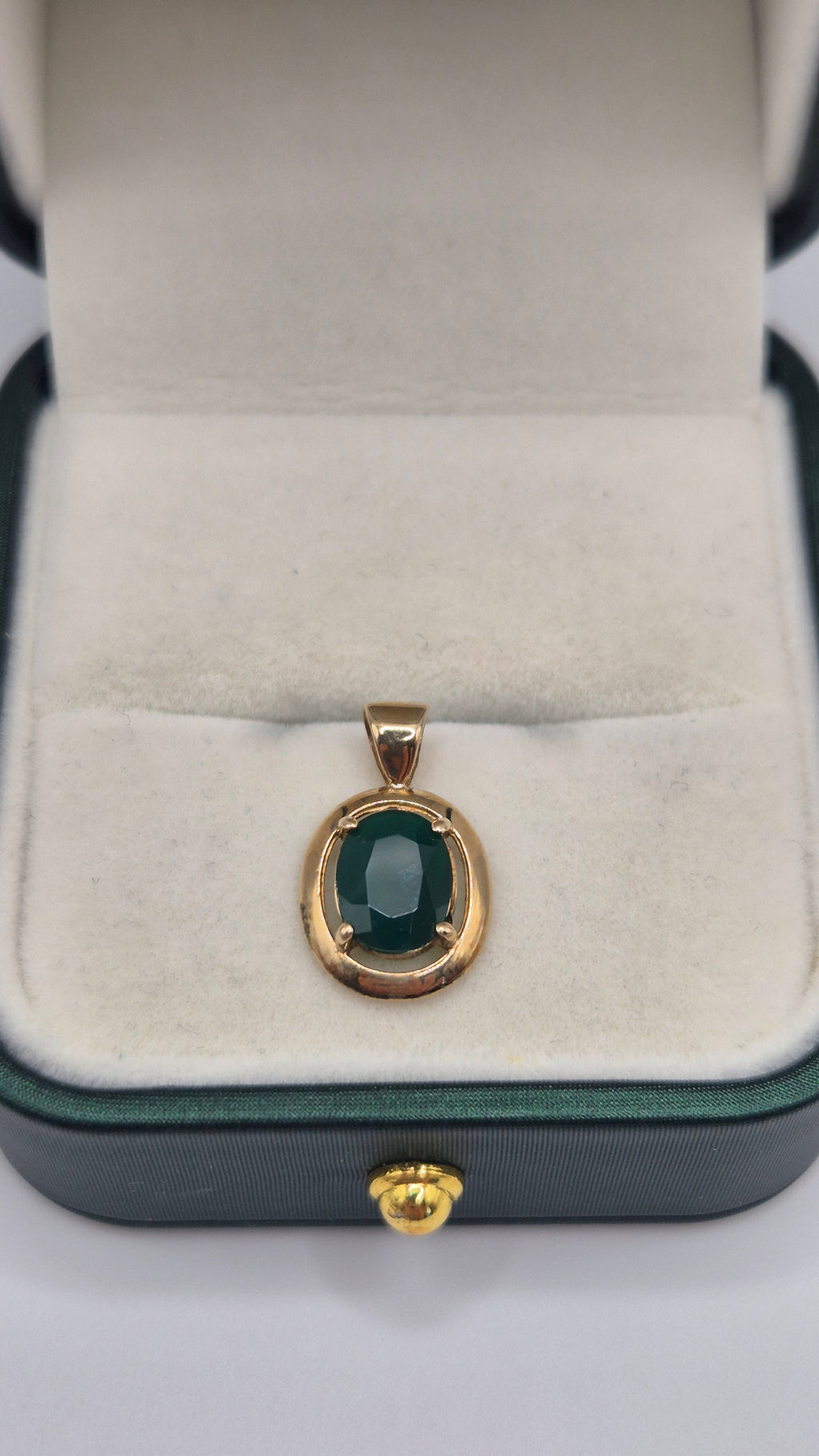 9ct gold green cz pendant