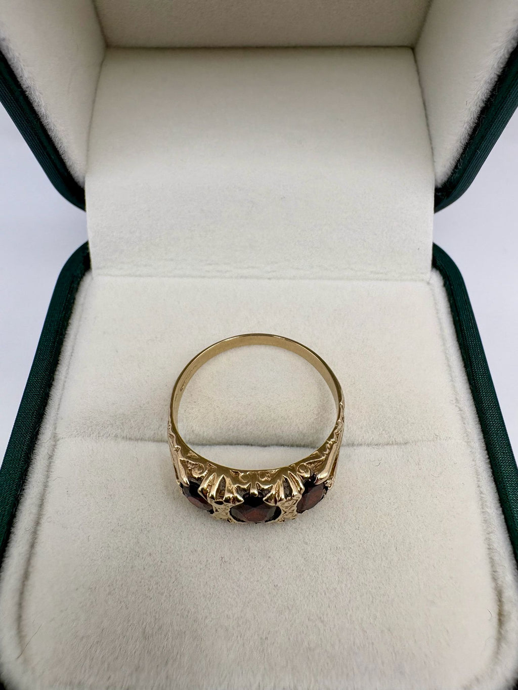 9ct gold garnet trilogy ring