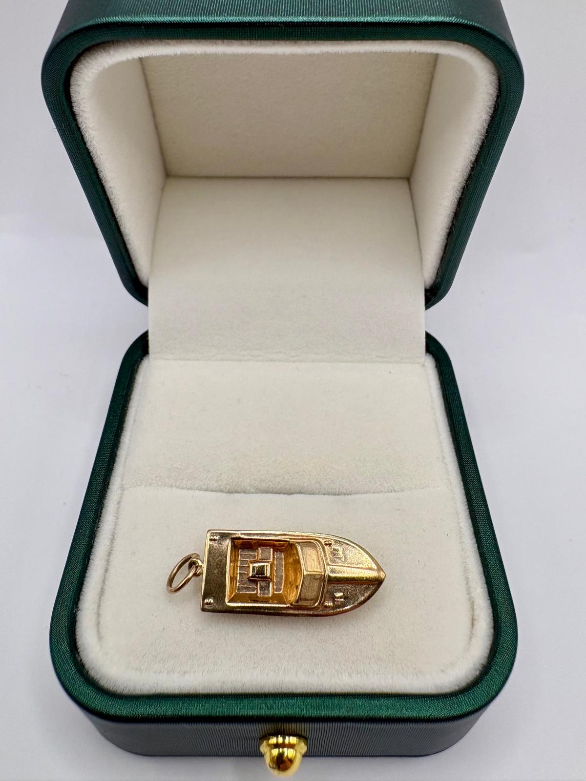9ct gold boat charm