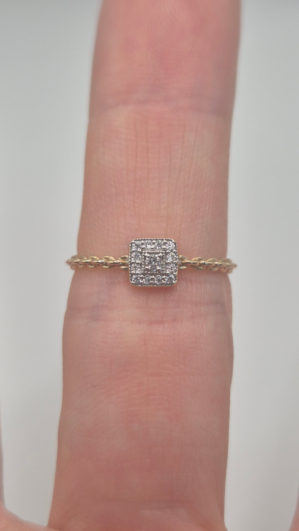 9ct gold diamond link ring