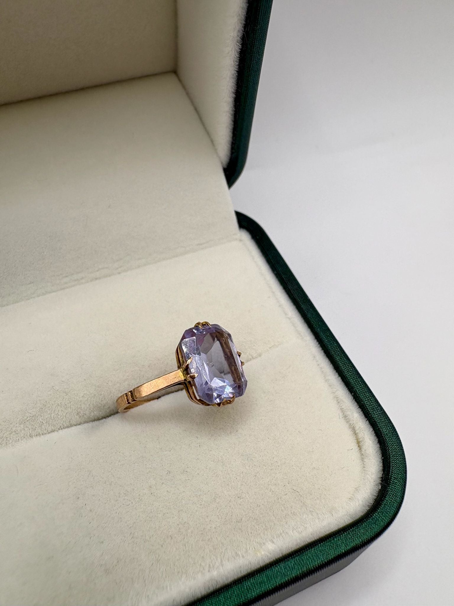 9ct gold vintage gemstone ring