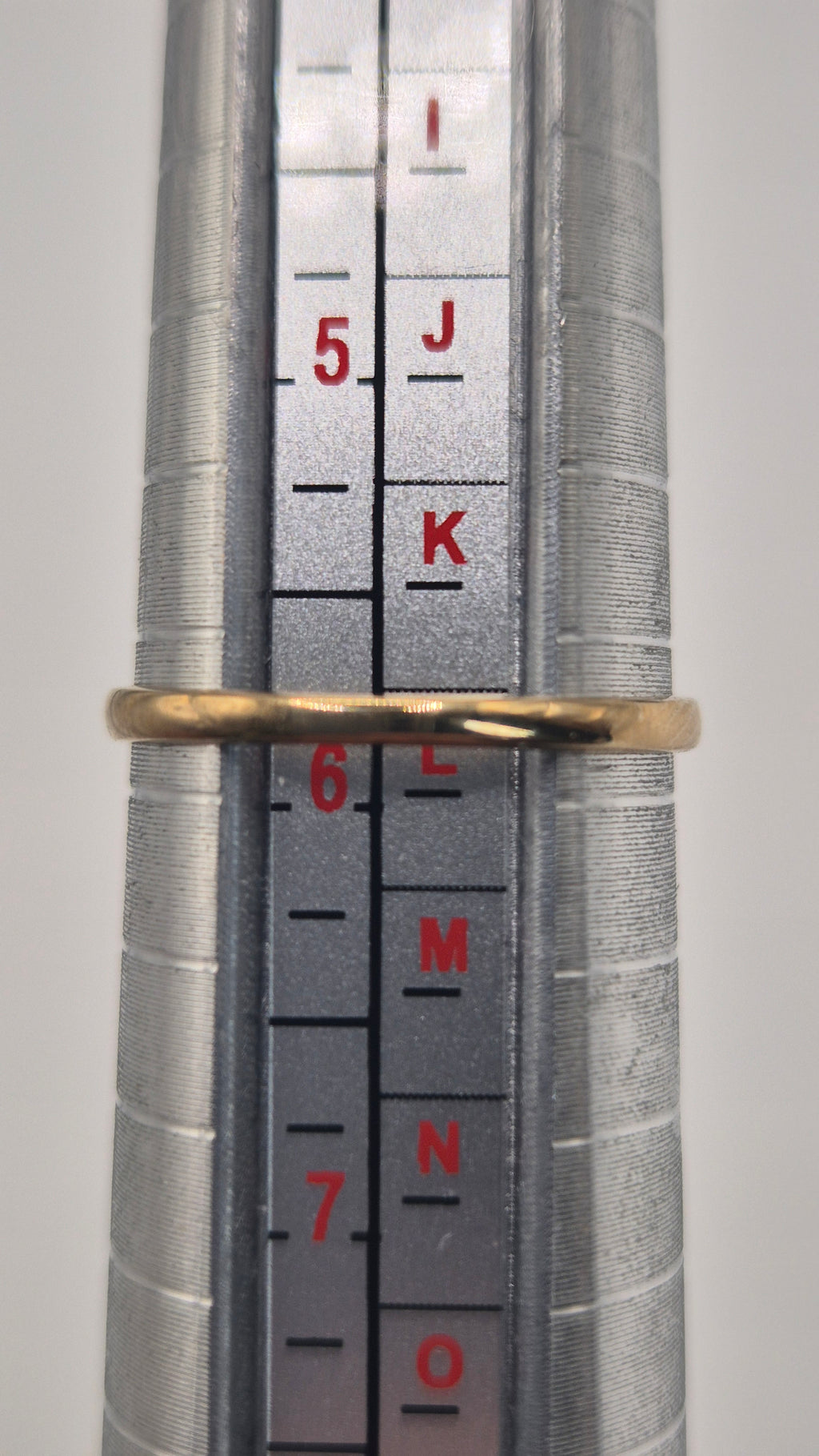 9ct gold diamond ring