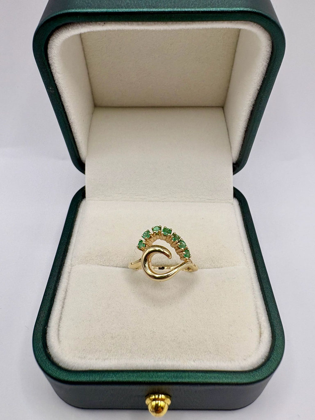 9ct gold emerald dress ring