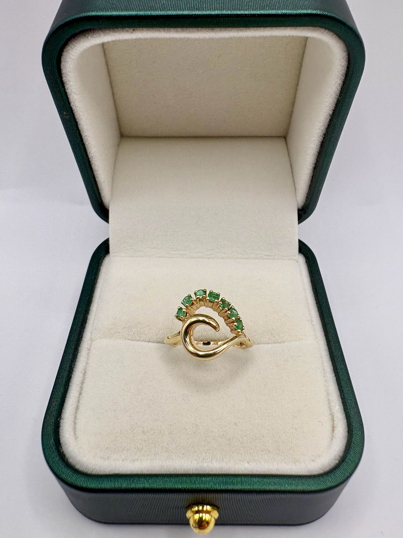 9ct gold emerald dress ring