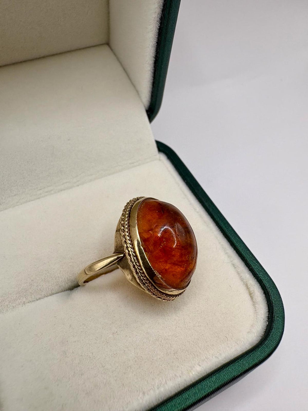 9ct gold heavy amber ring