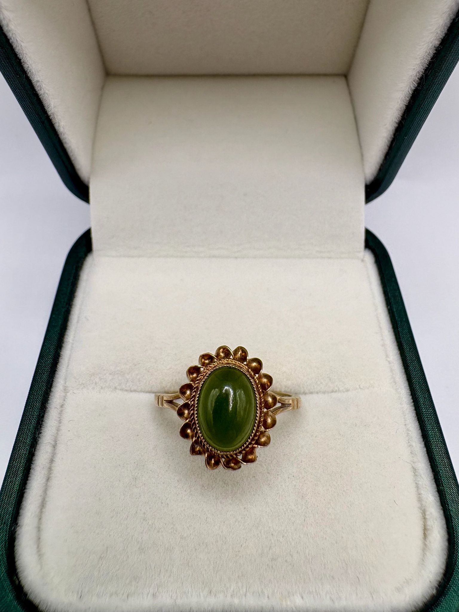 9ct gold jade ring
