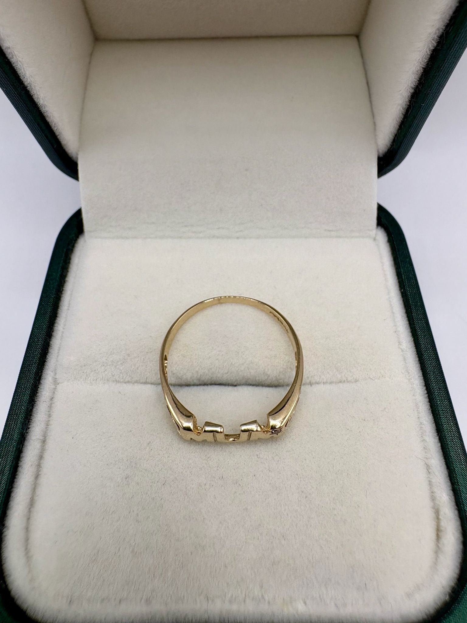 9ct gold mum ring