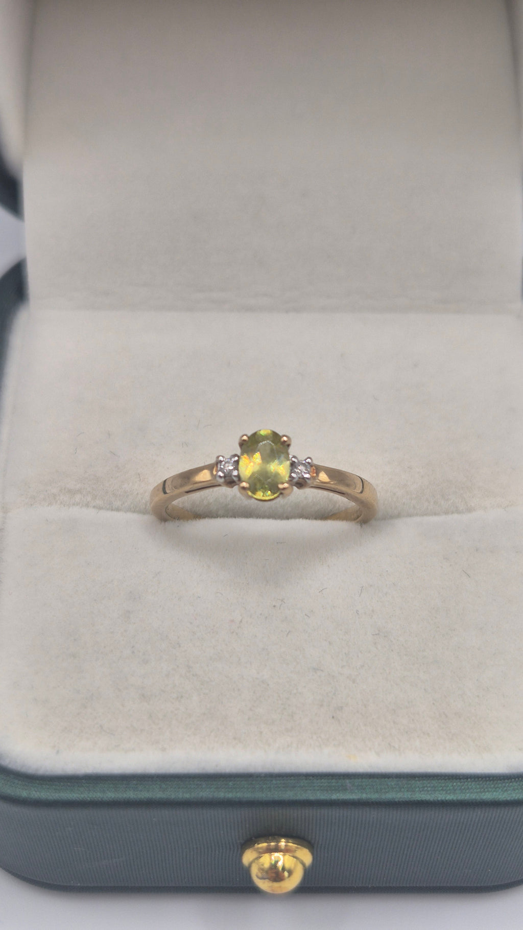 9ct gold sphene and diamond ring