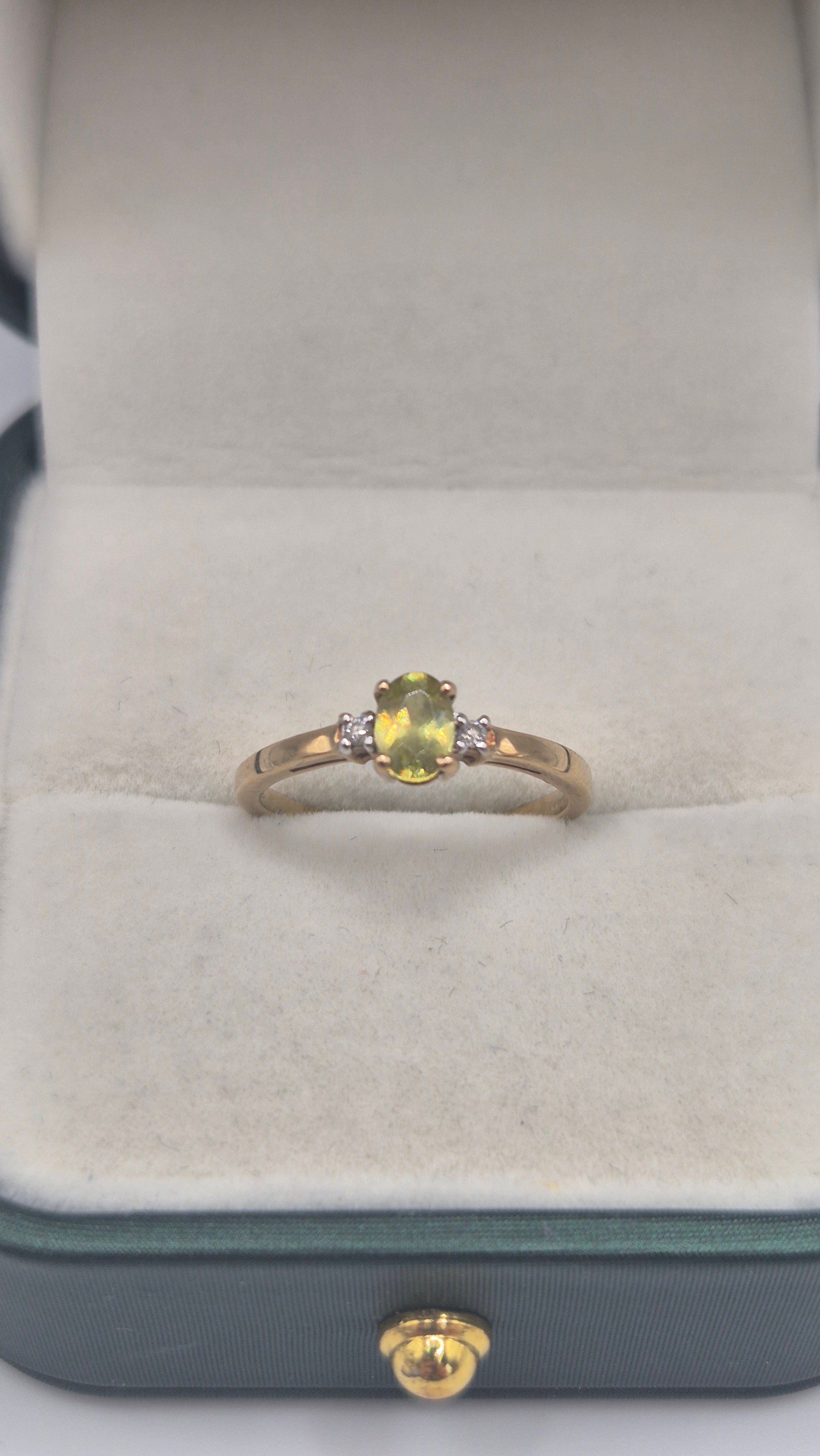 9ct gold sphene and diamond ring