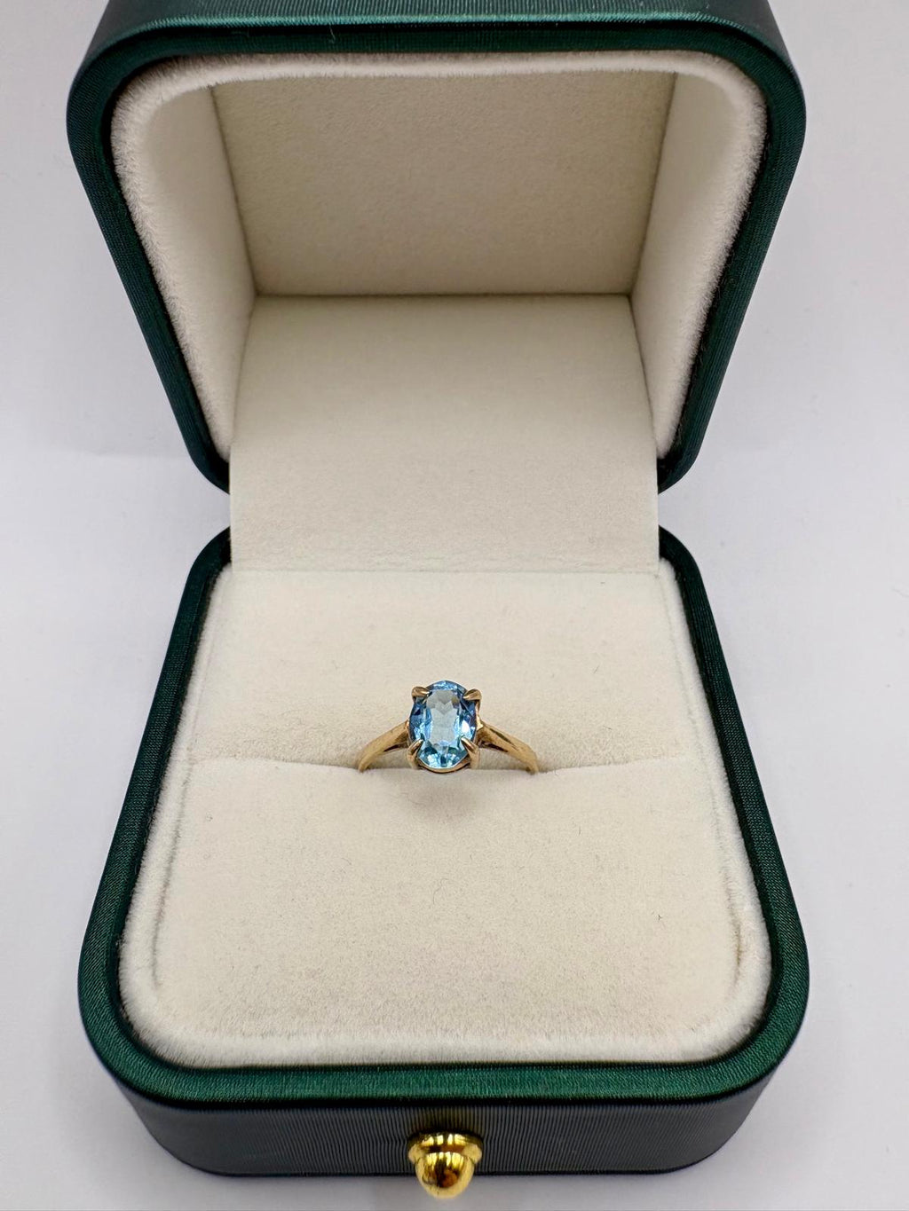 9ct gold topaz ring