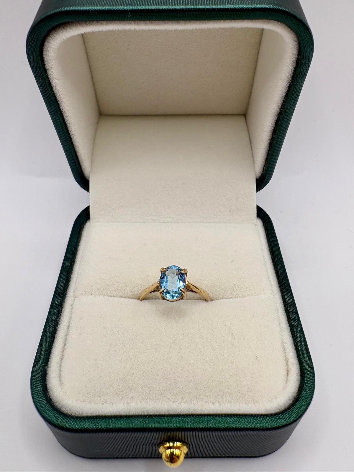 9ct gold topaz ring