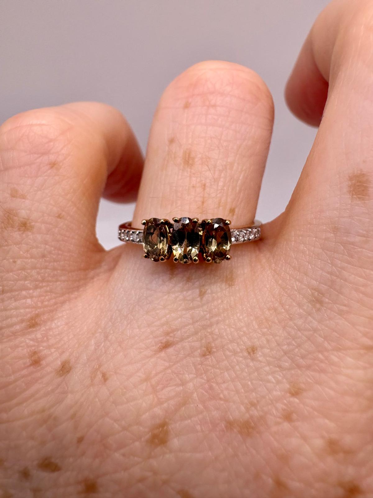 9ct gold quartz and diamond ring