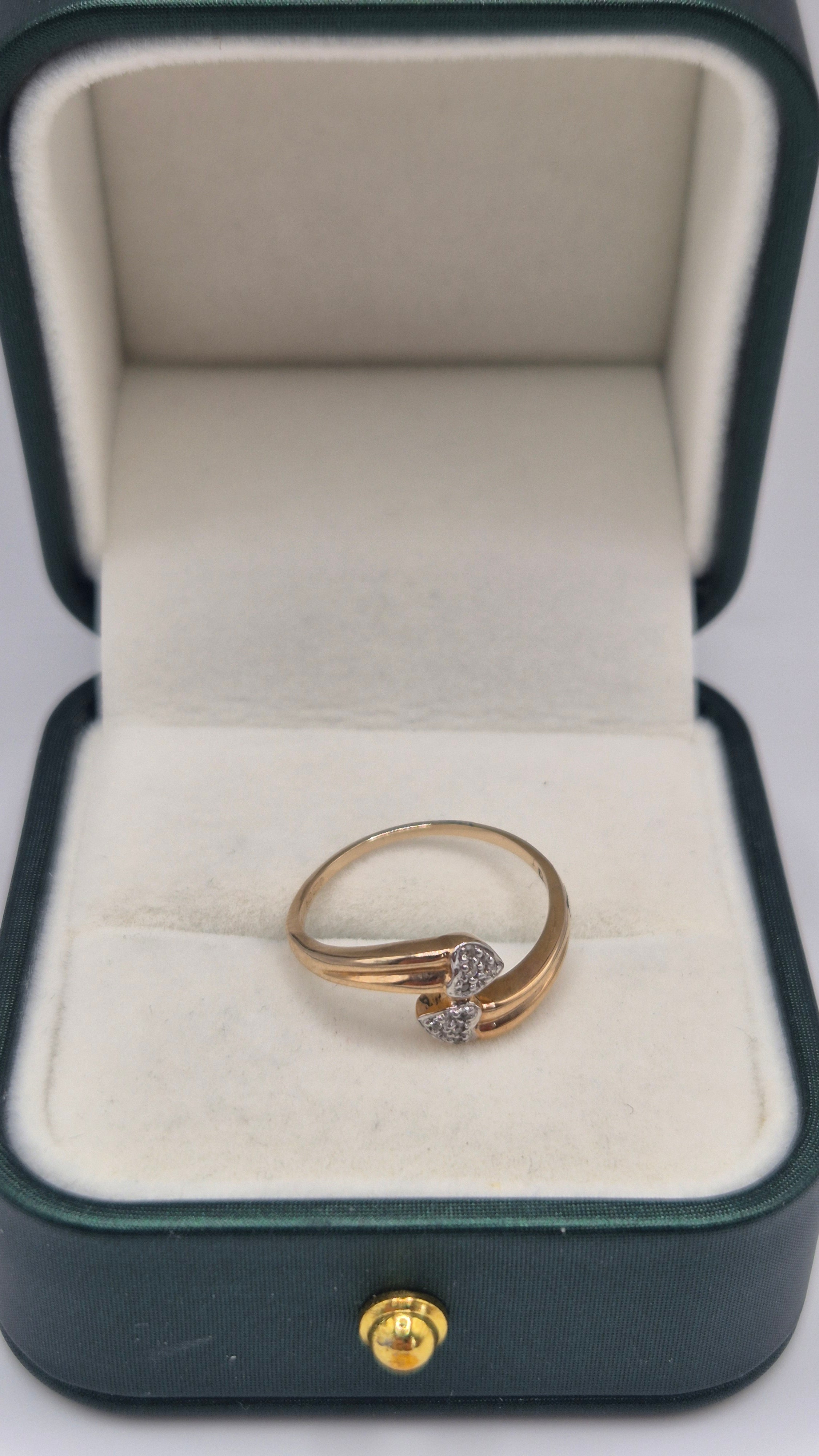 9ct gold heart diamond ring