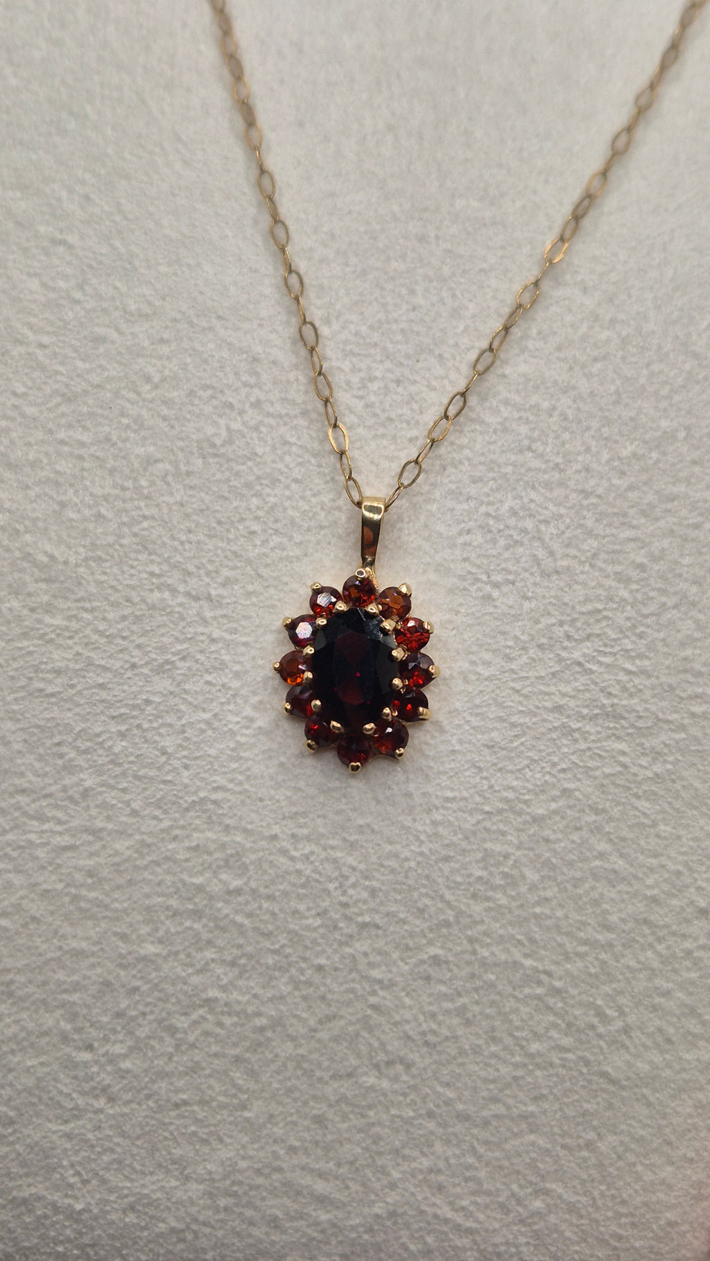 9ct gold garnet necklace