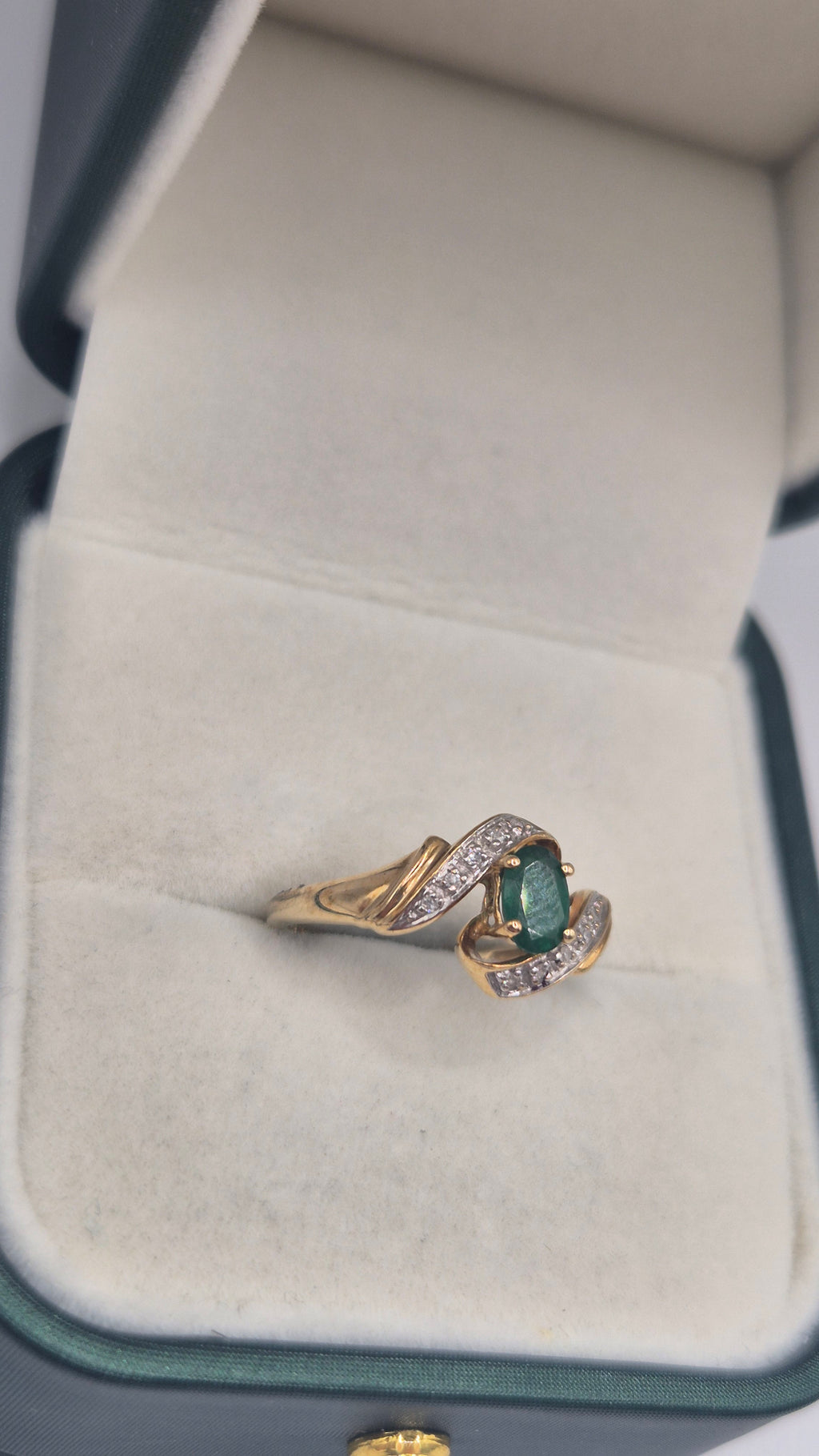 9ct gold emerald and diamond ring