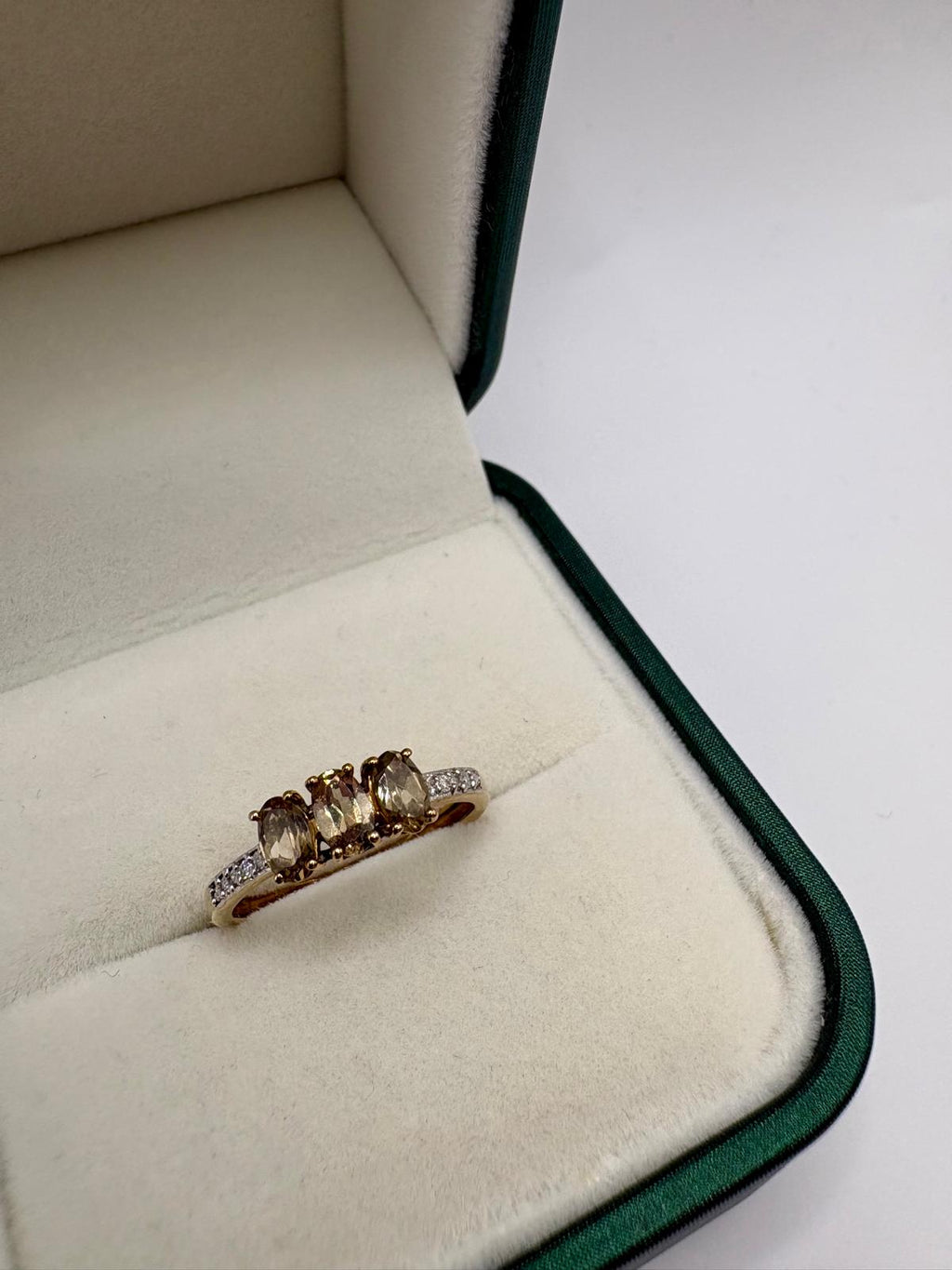 9ct gold quartz and diamond ring