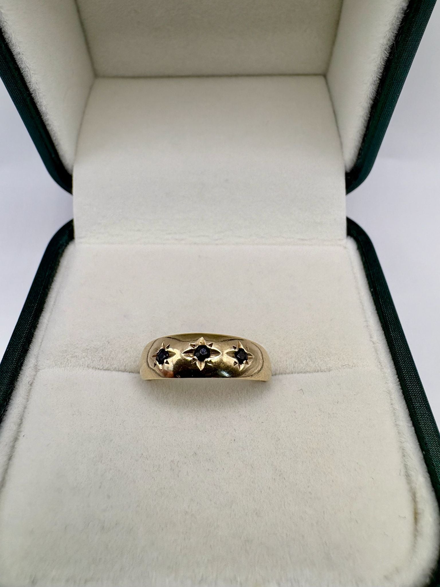 9ct gold sapphire gypsy ring