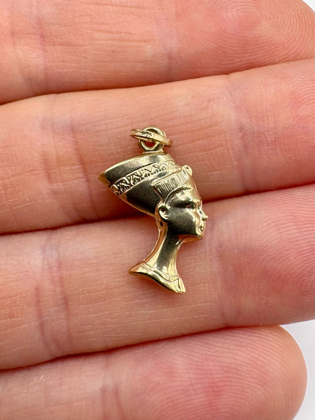 9ct gold Nefertiti charm
