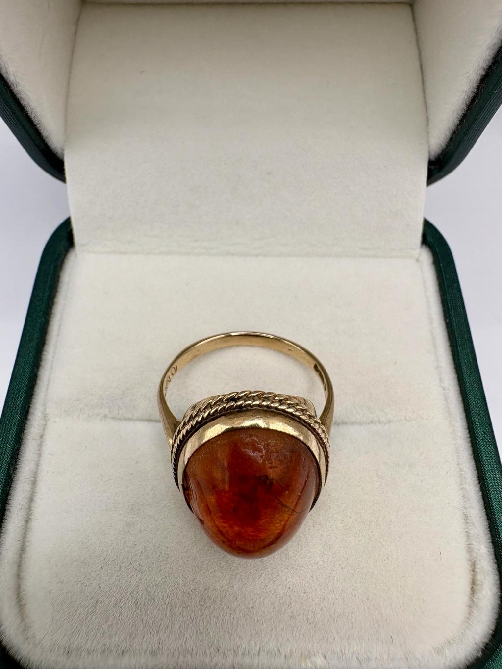 9ct gold heavy amber ring