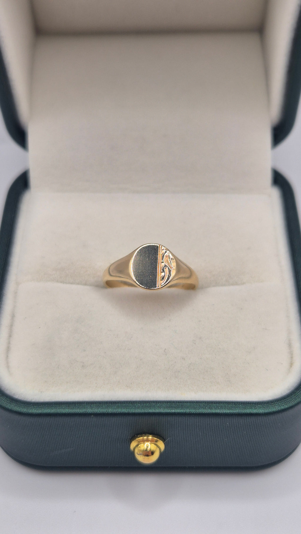 9ct gold signet ring