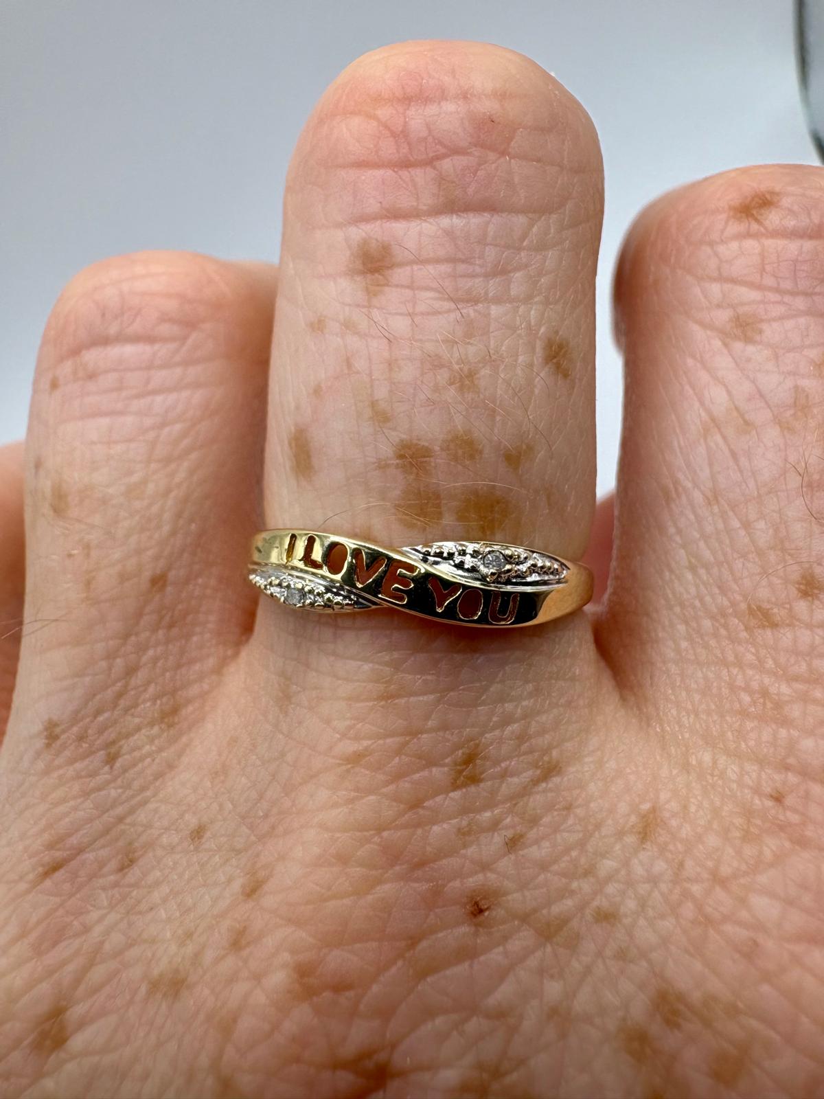 9ct diamond 'I Love You' ring