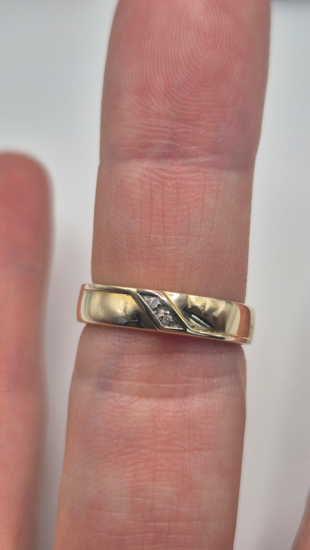 9ct gold diamond ring