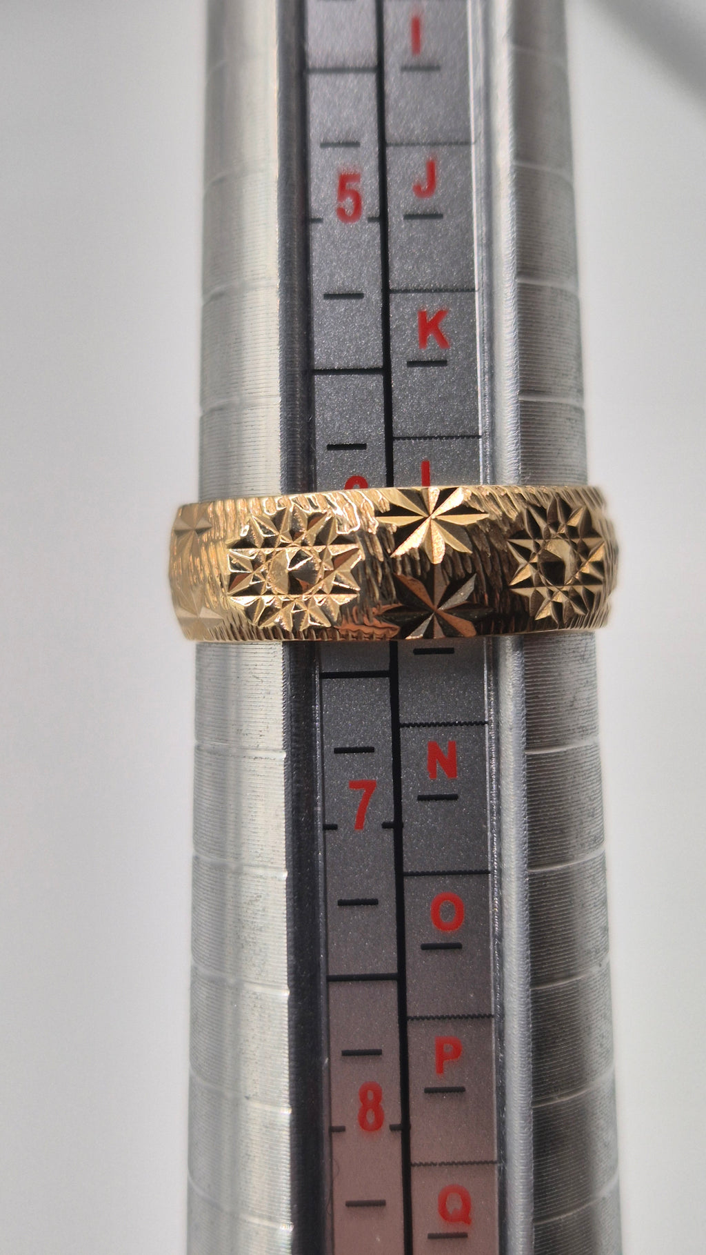 9ct gold patterned band ring