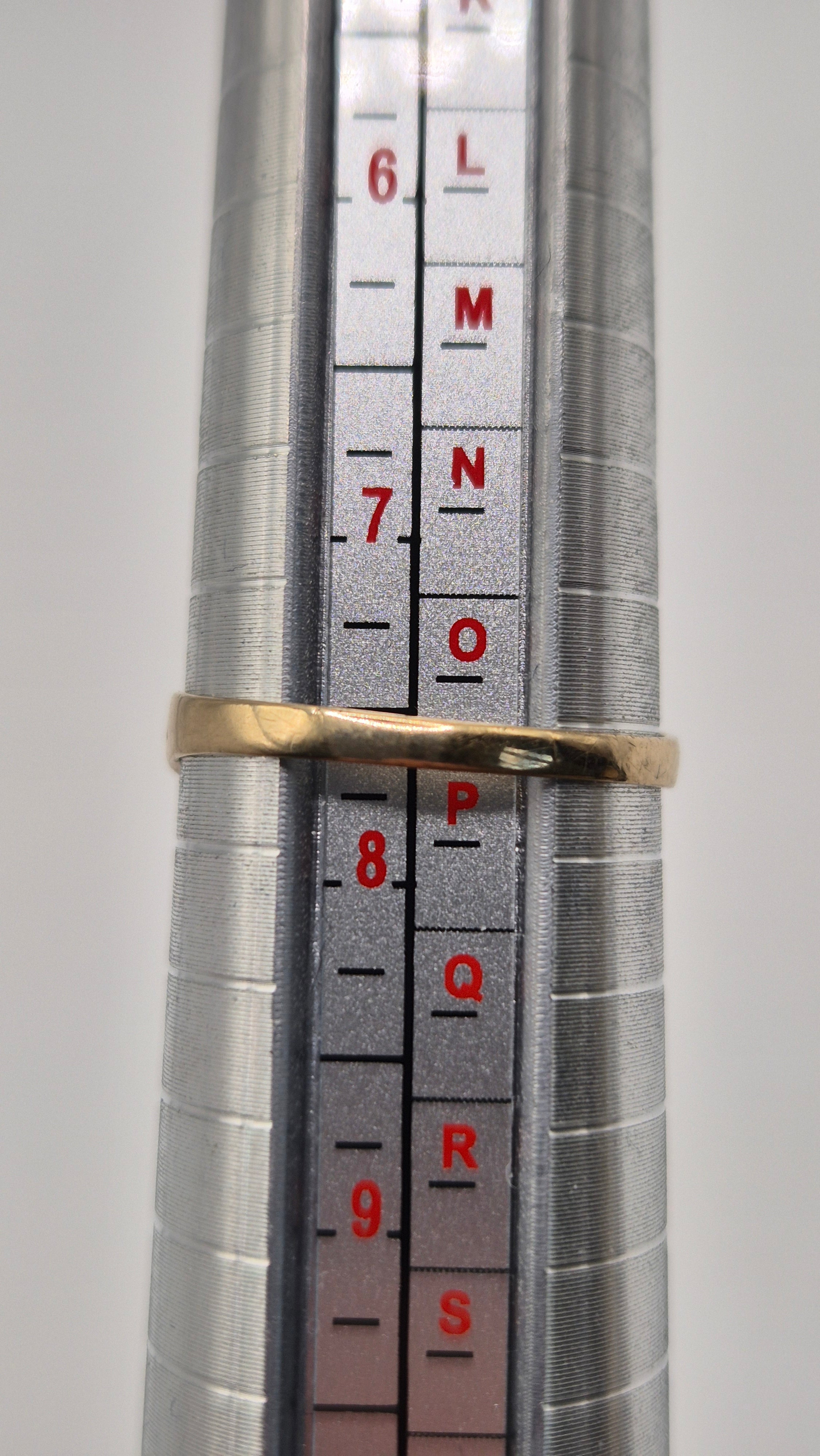 9ct gold patterned wishbone ring