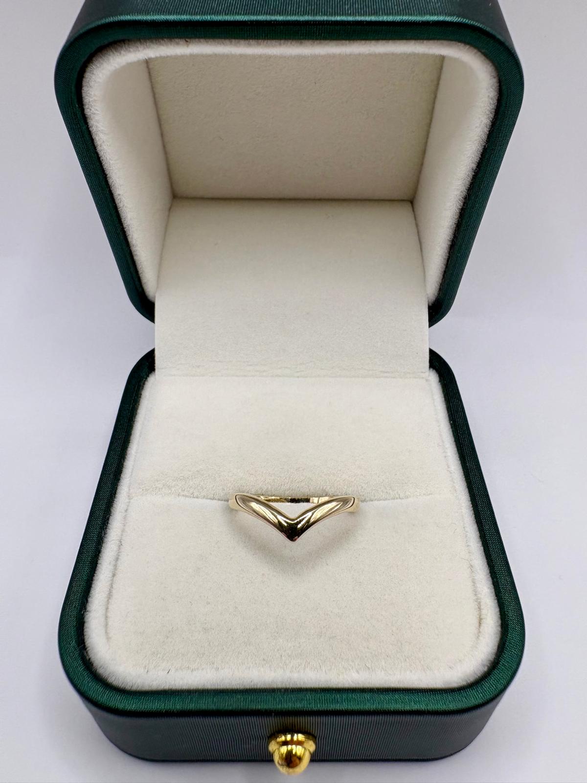9ct gold wishbone ring