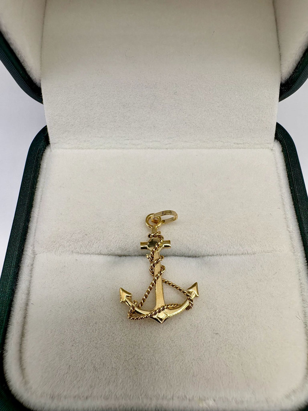 9ct gold anchor charm pendant