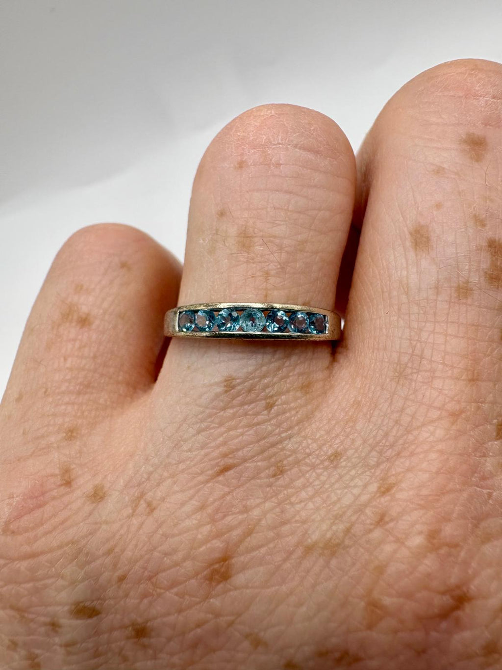 9ct white gold topaz ring