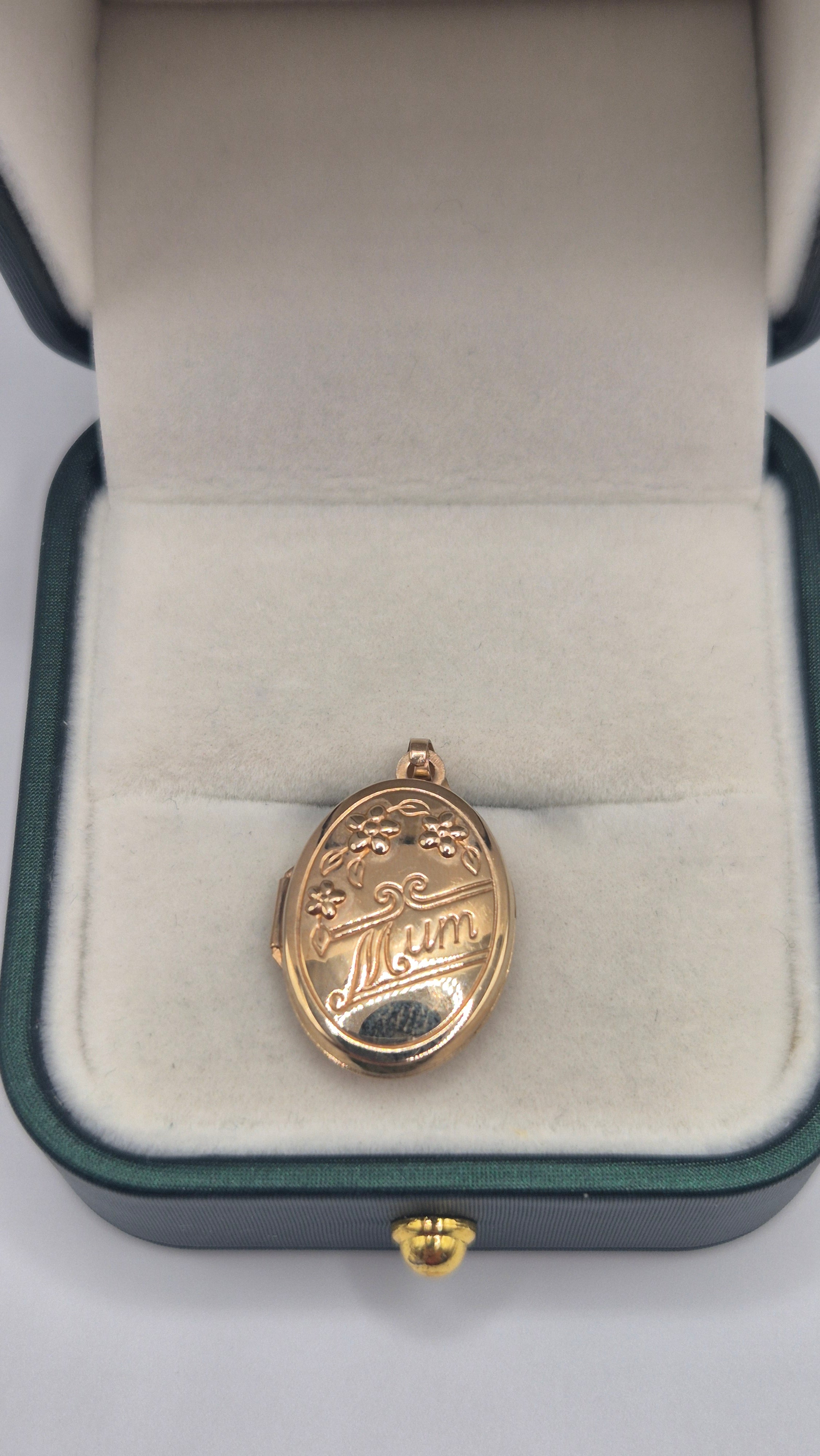 9ct gold floral mum locket