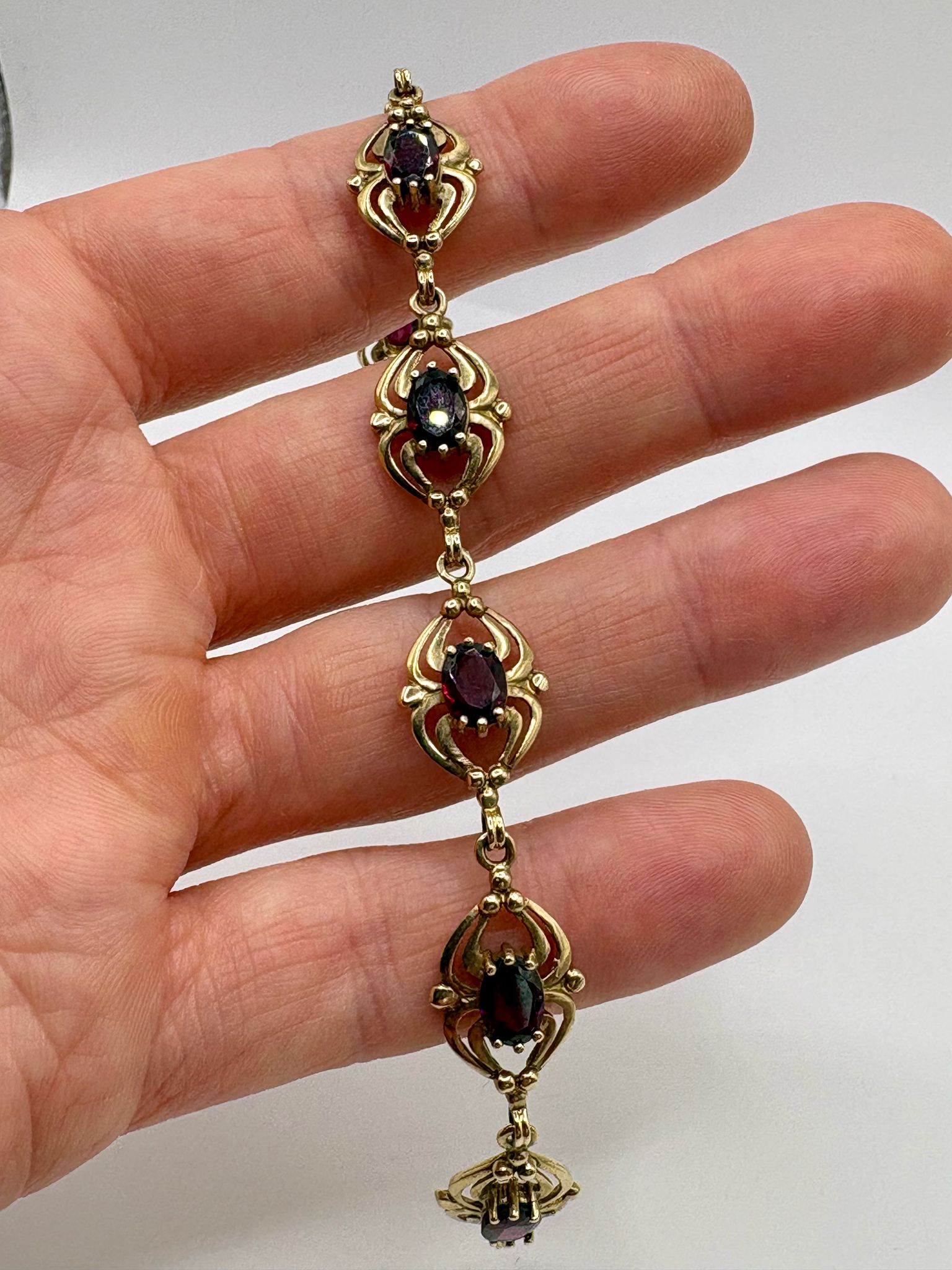 9ct gold garnet spider braclet