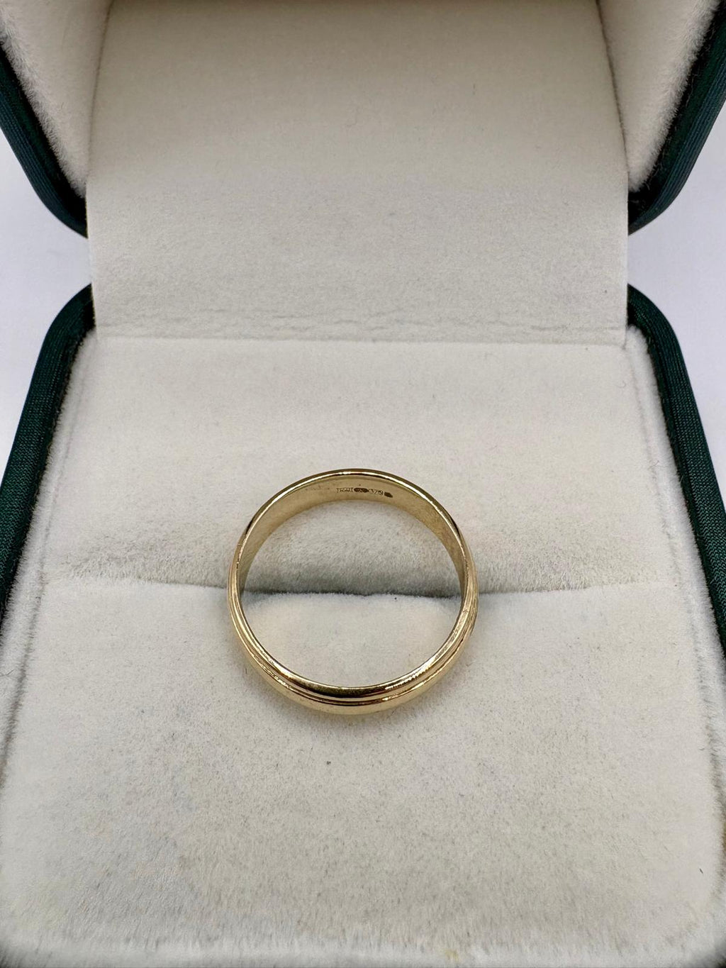 9ct gold patterned band ring
