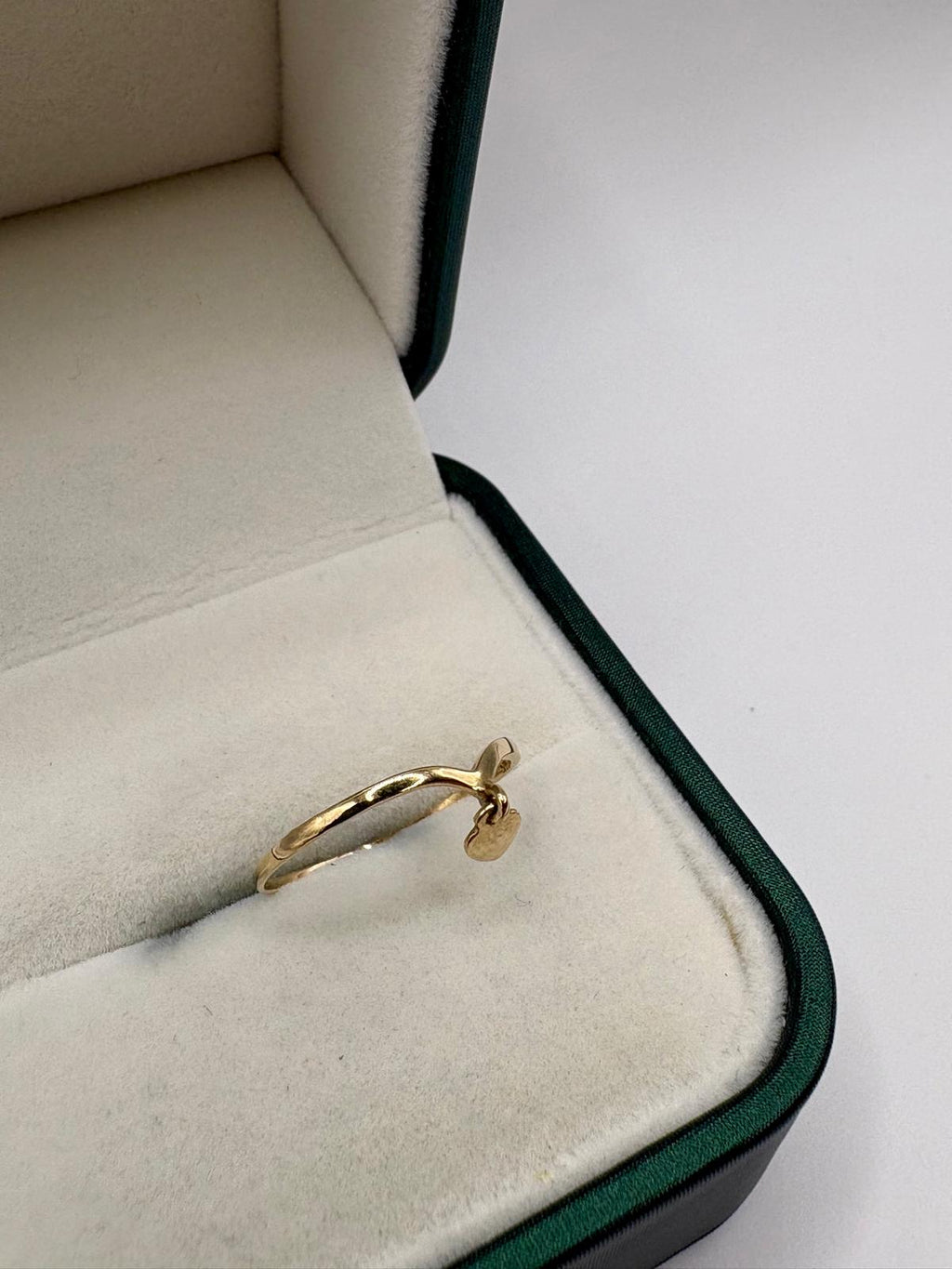 9ct gold heart wishbone ring