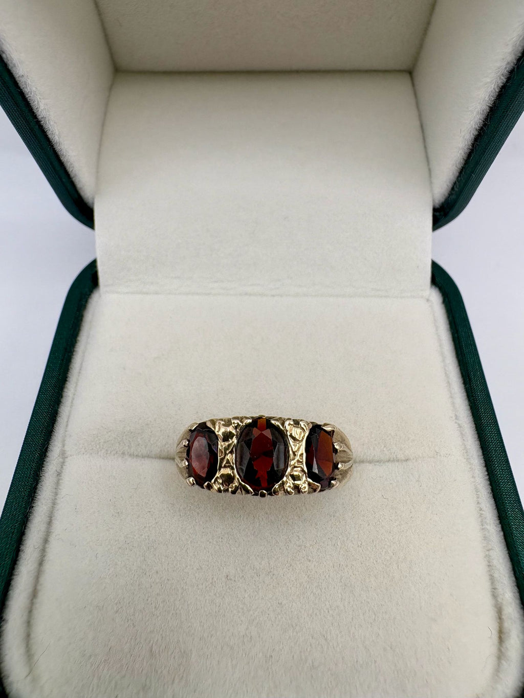 9ct gold garnet trilogy ring