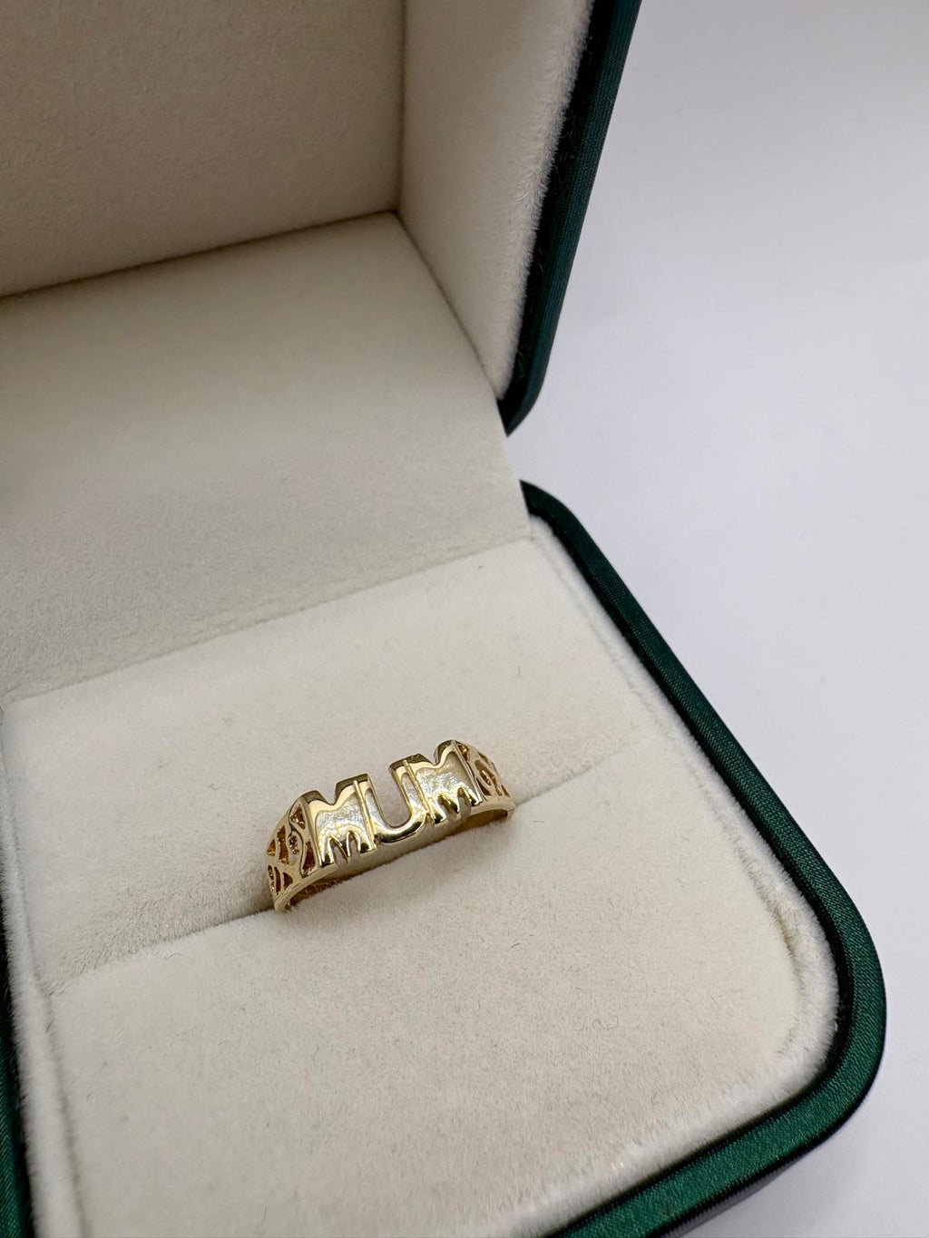 9ct gold mum ring