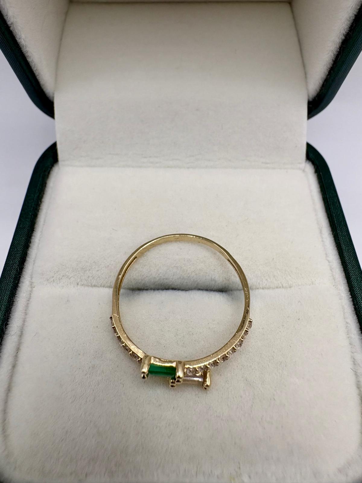 9ct gold emerald and zircon ring