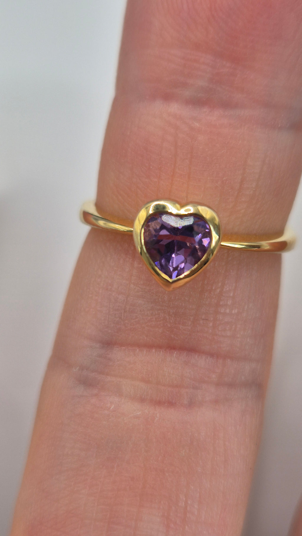 9ct gold amethyst heart ring