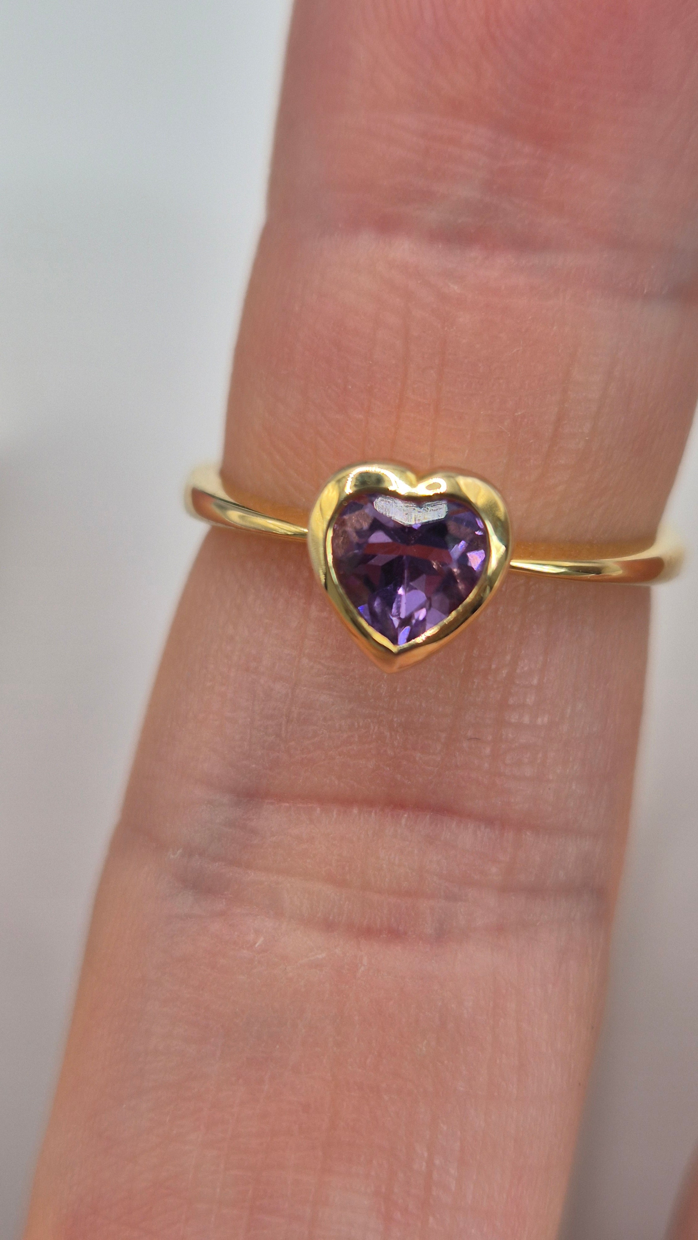 9ct gold amethyst heart ring