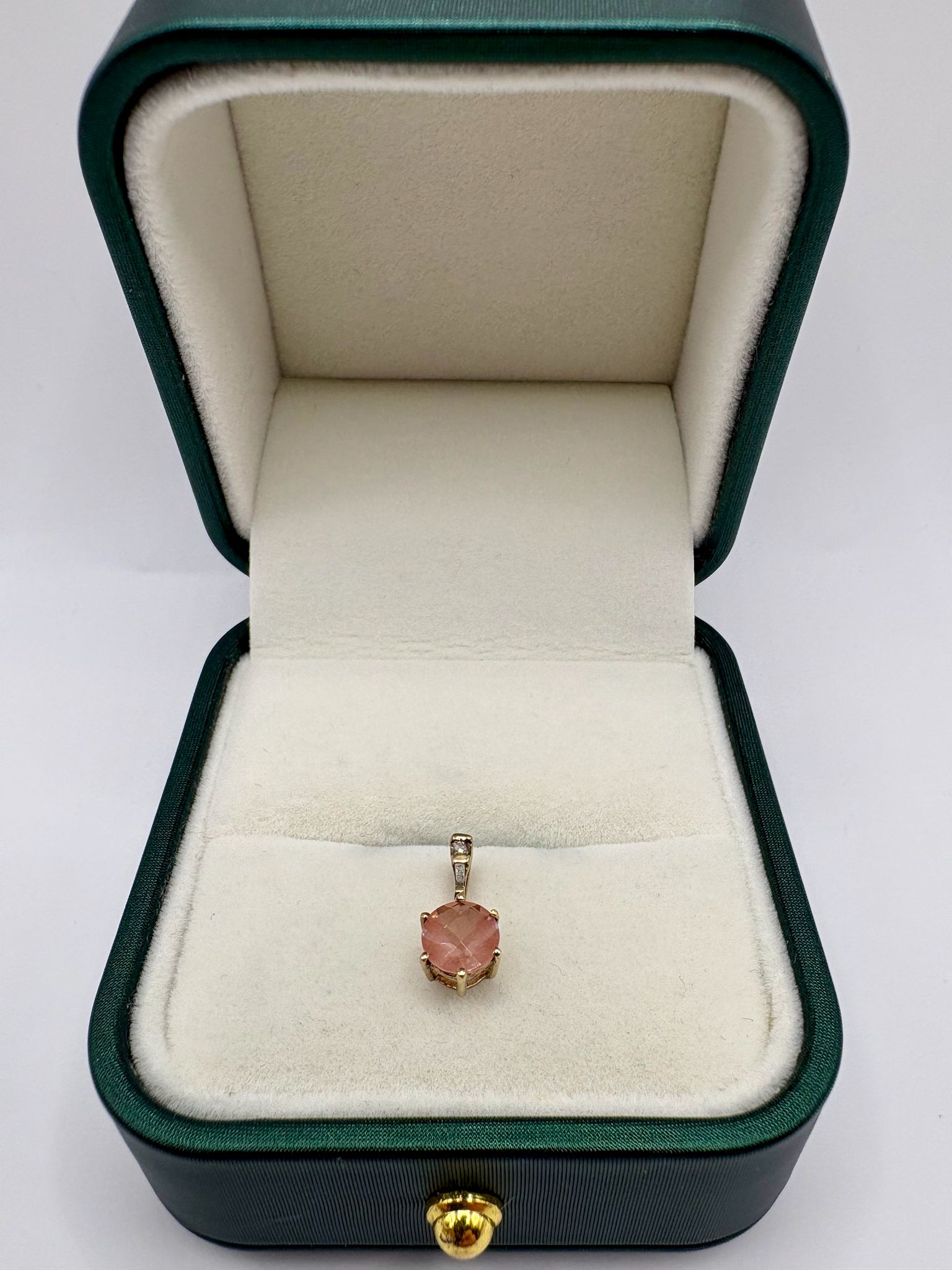 9ct gold pink gem pendant