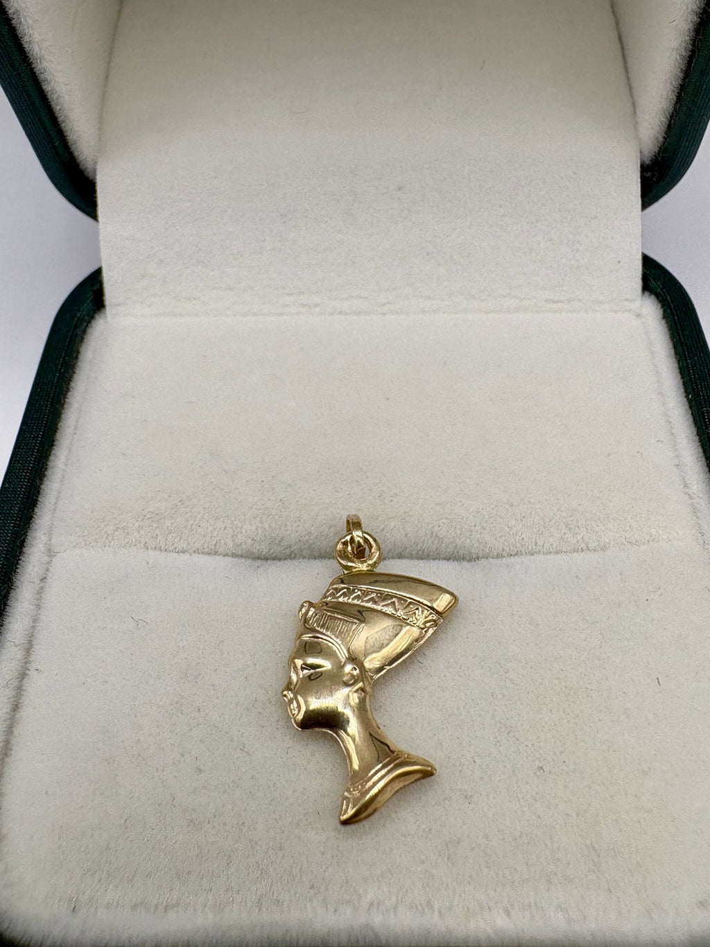 9ct gold Nefertiti charm