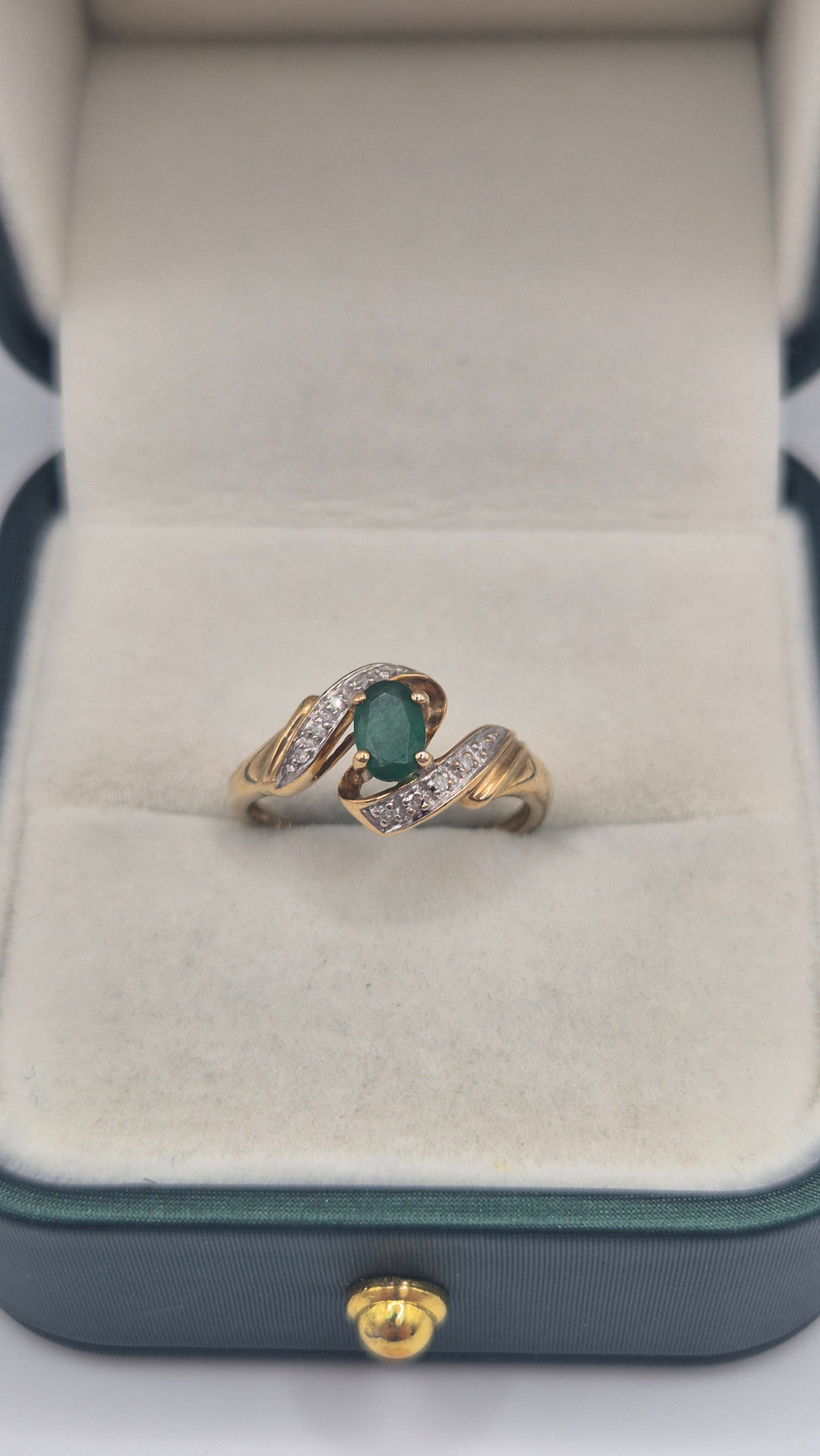 9ct gold emerald and diamond ring