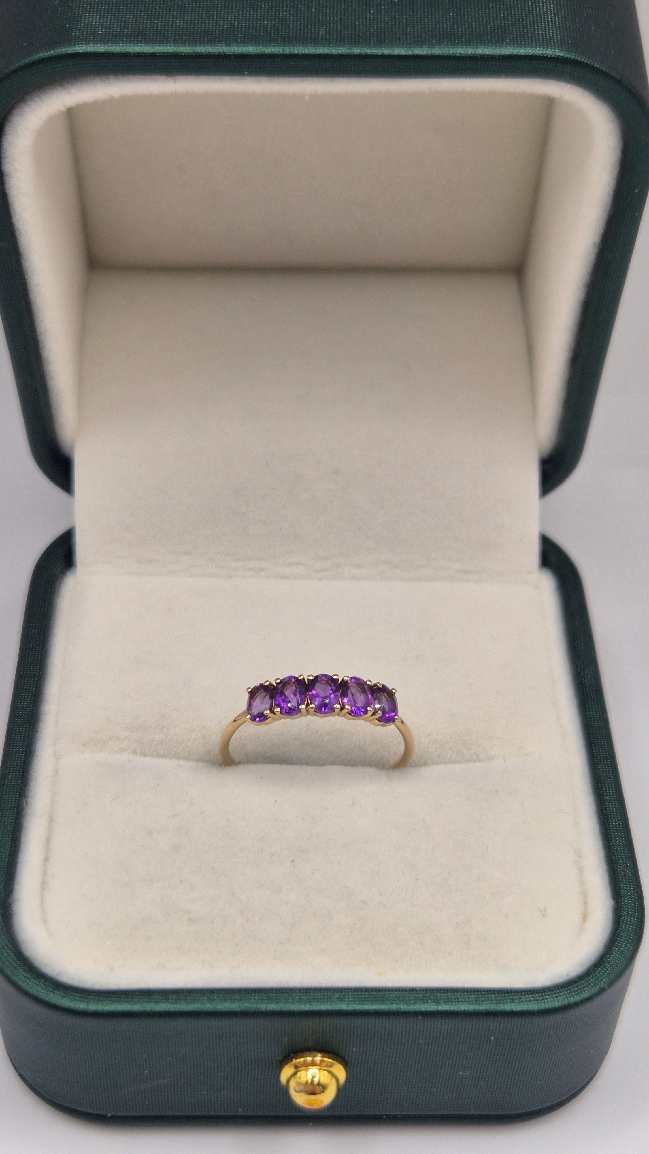 9ct gold amethyst ring