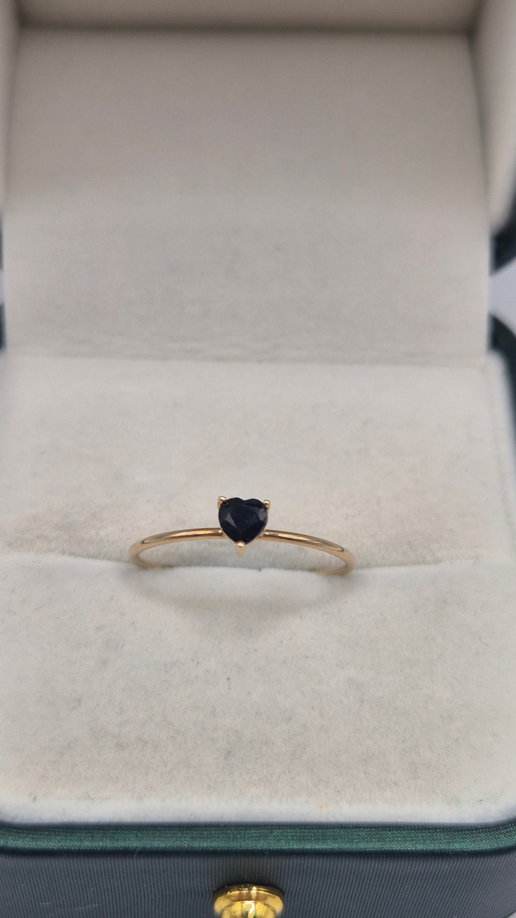 9ct gold sapphire heart ring