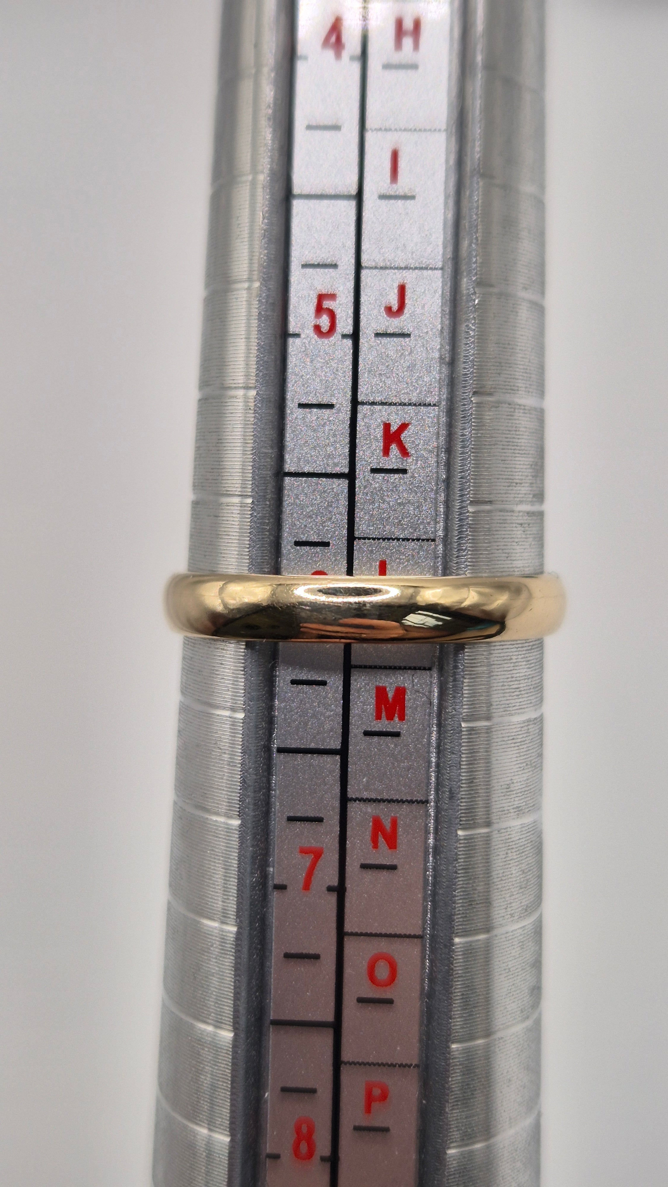 9ct gold band ring