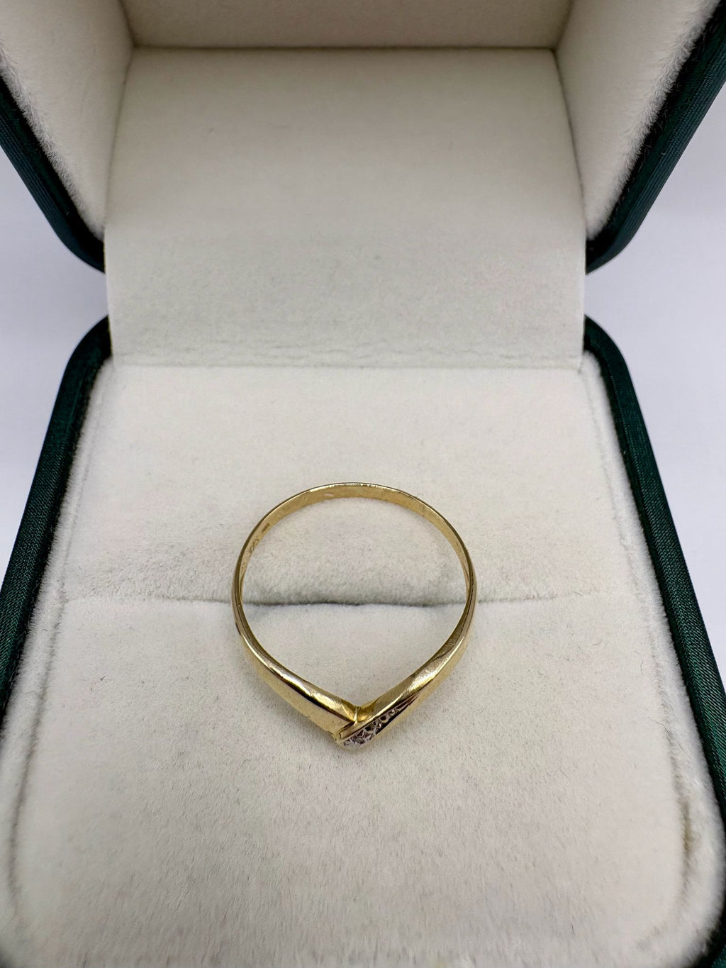 9ct gold diamond wishbone ring