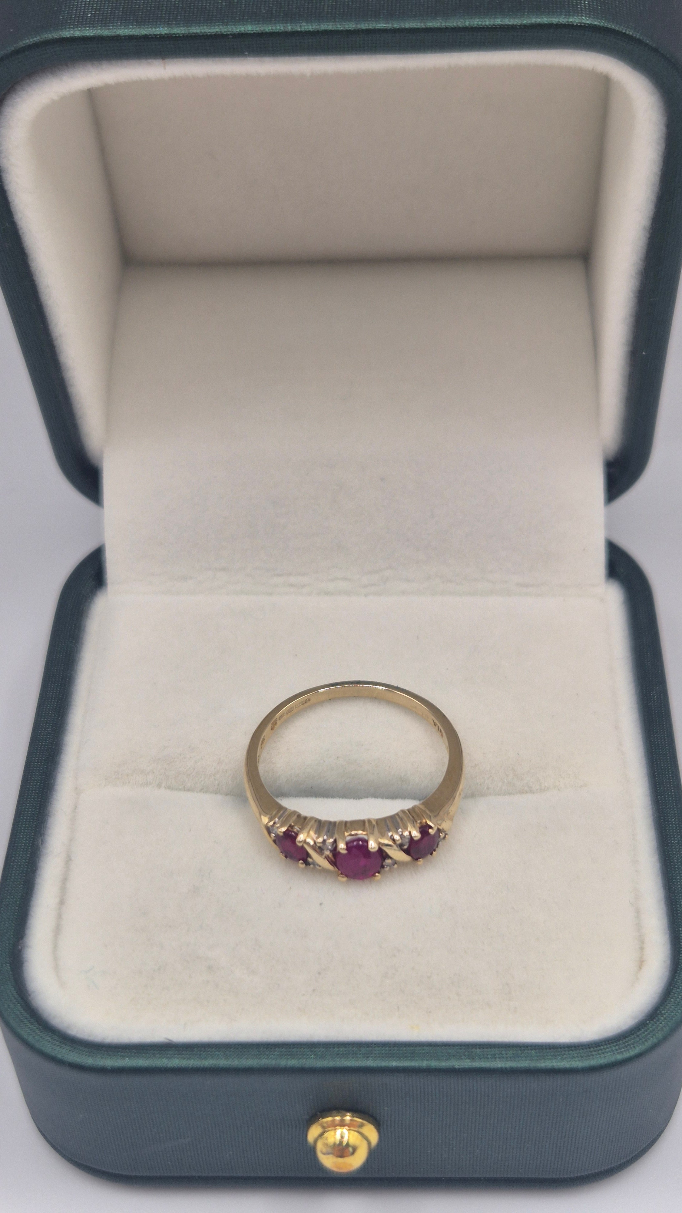 9ct ruby and diamond ring