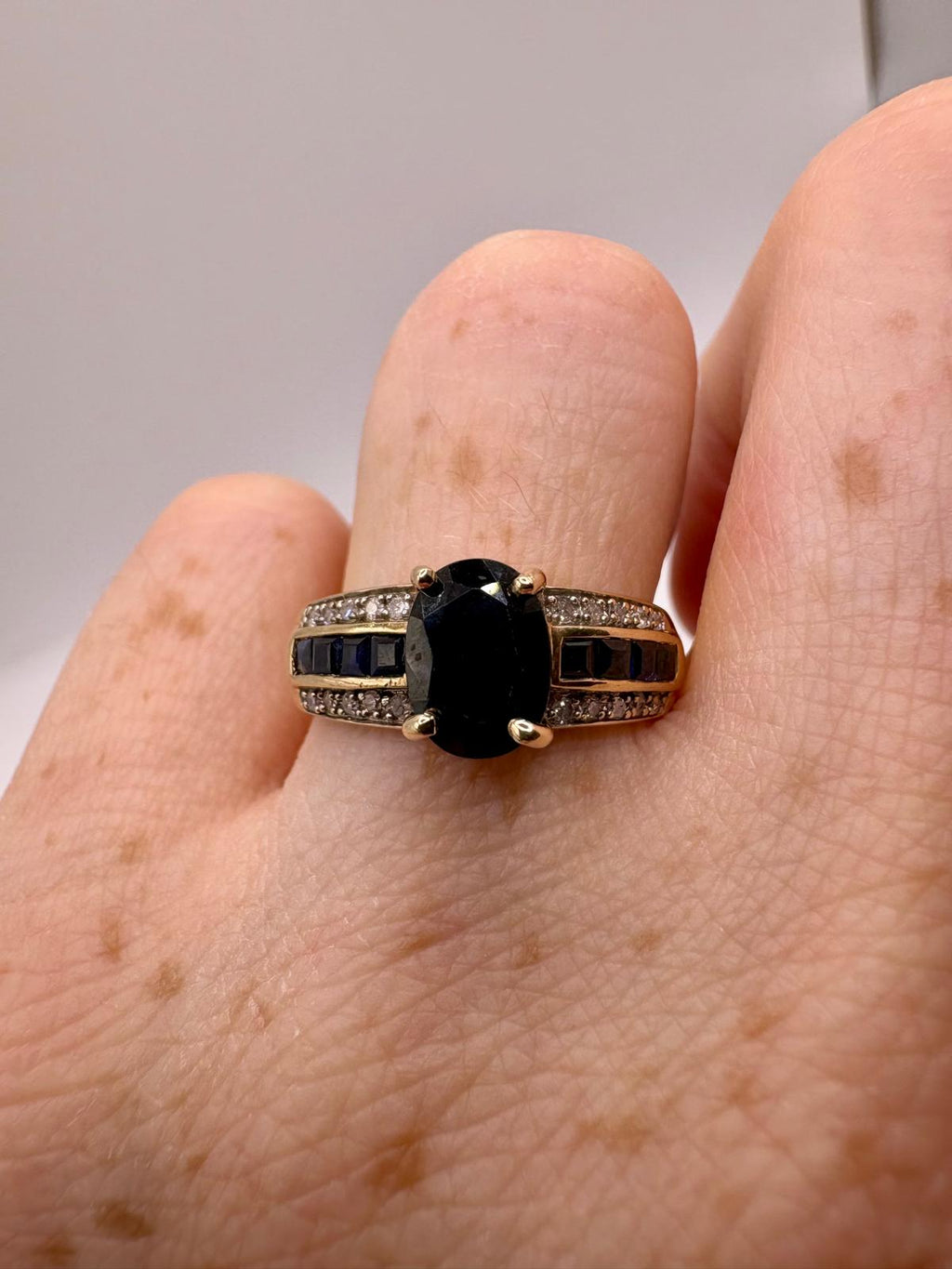 9ct gold sapphire and diamond ring