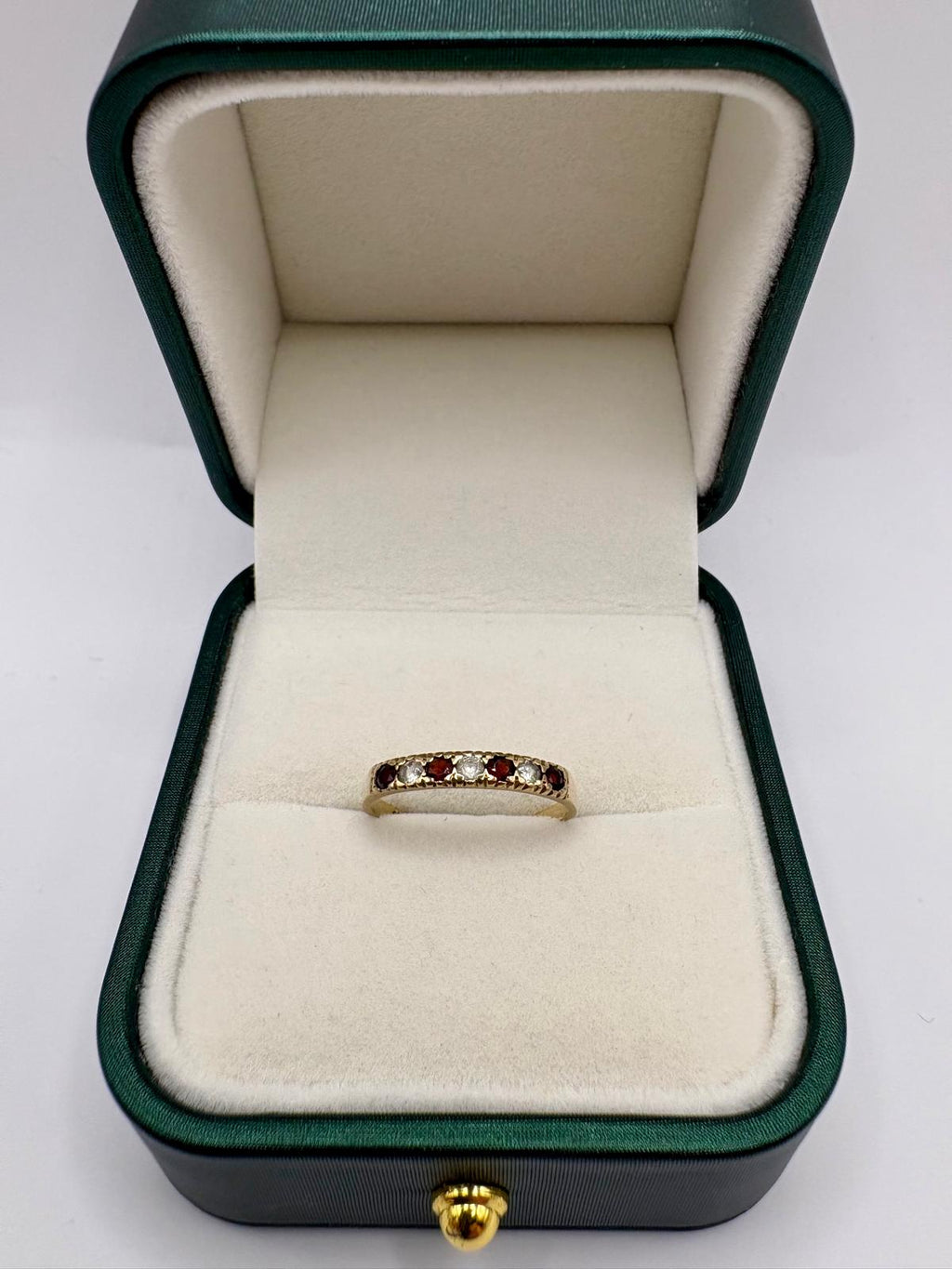 9ct gold garnet and cz ring